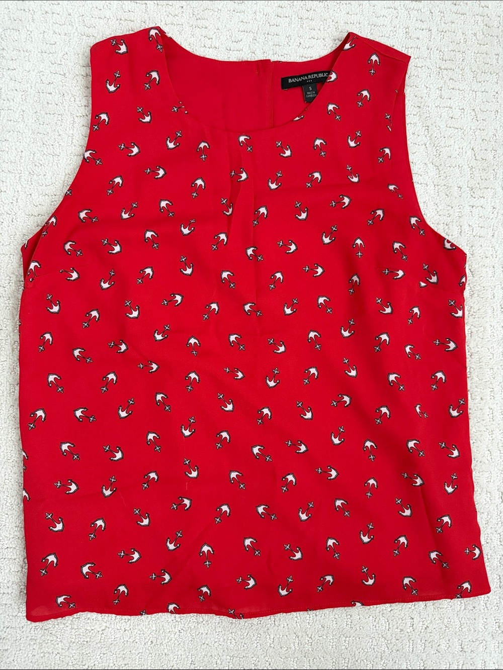 Banana Republic Red Sleeveless Printed blouse